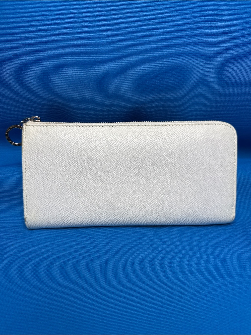 AUTHENTIC BVLGARI BVLGARI HARD TO FIND WHITE LEATHER ZIP LONG WALLET ITALY MADE